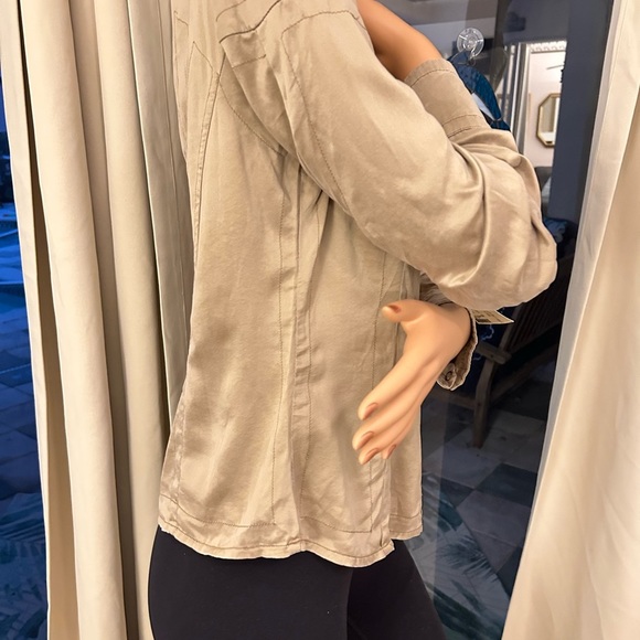 NEW DA-Nang Tan 100% Silk & Bronze Sequin Top Size Small - Picture 9 of 16